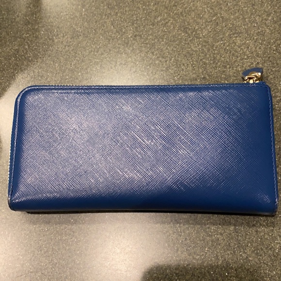 Authentic Ferragamo Wallet - Picture 7 of 12